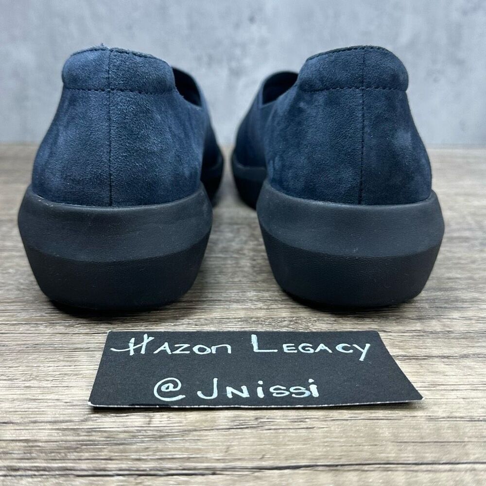 CLARKS~Women’s~Collection Ultimate Comfort Navy Blue Suede Slip-On Shoes US 7 M - Picture 4 of 8
